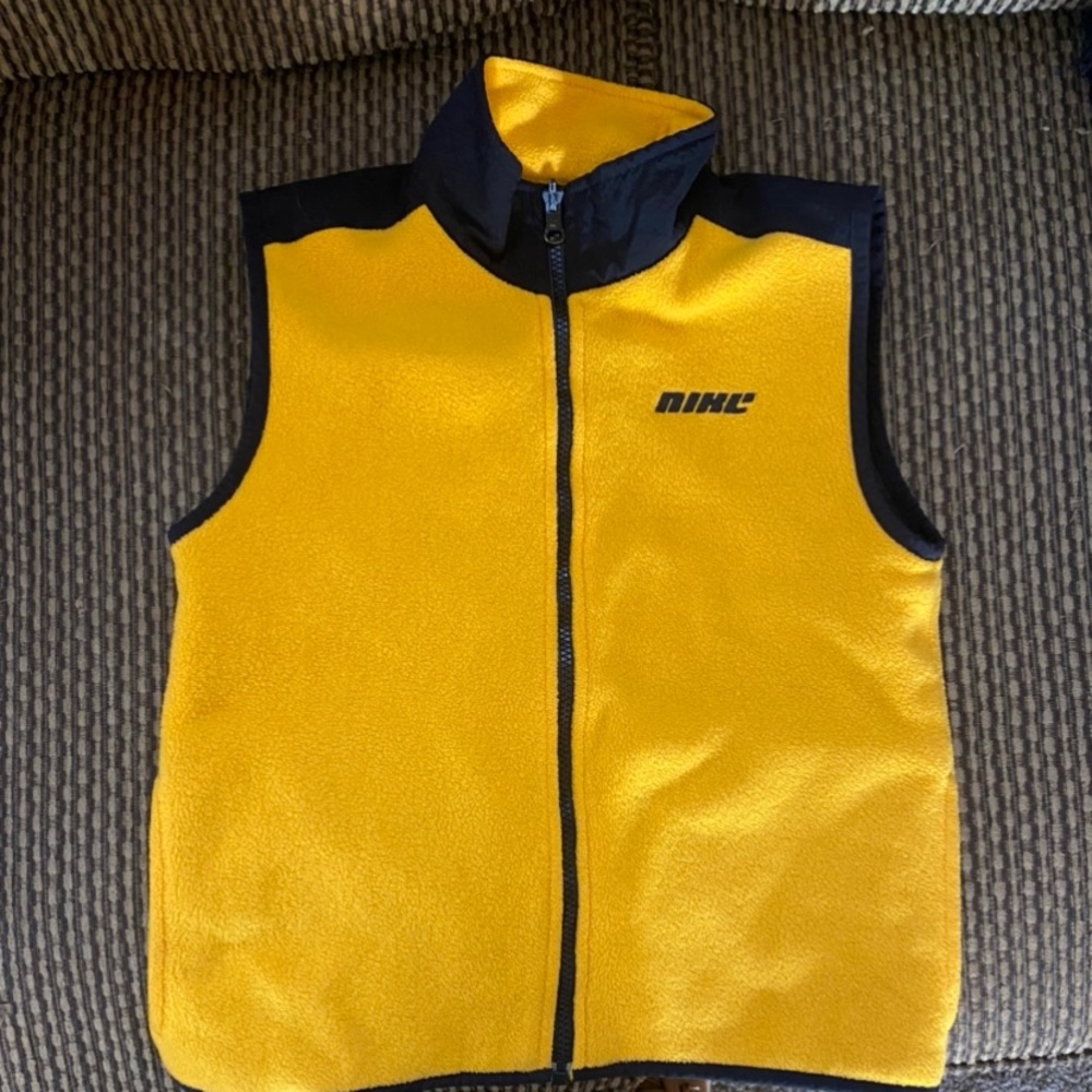 Black & yellow Nike vest
